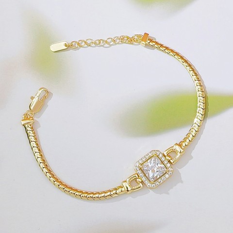 Gold diamond bracelet