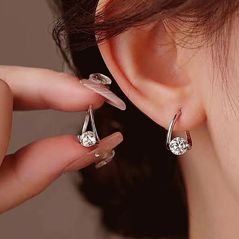 Moissanite 2 Carat Heart Earrings