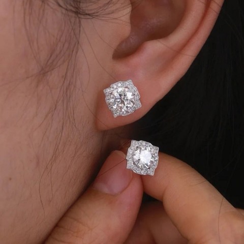 Round Moissanite S925 Silver Stud Earrings