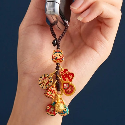 Fortune-bringing beast keychain