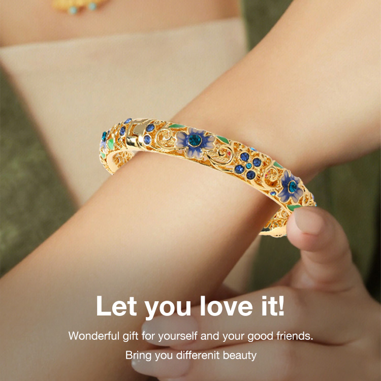 8.8 Super Promotion - 18K Gold Four-Leaf Clover Bracelet - Brings good luck. Free jewelry box