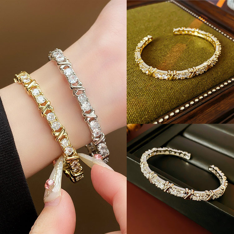 Elevate Your Elegance - Luxurious Moissanite Bracelet - With GRA certificate and free jewelry box