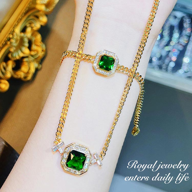Embrace timeless elegance - Vintage Green Diamond Jewelry - Free jewelry box