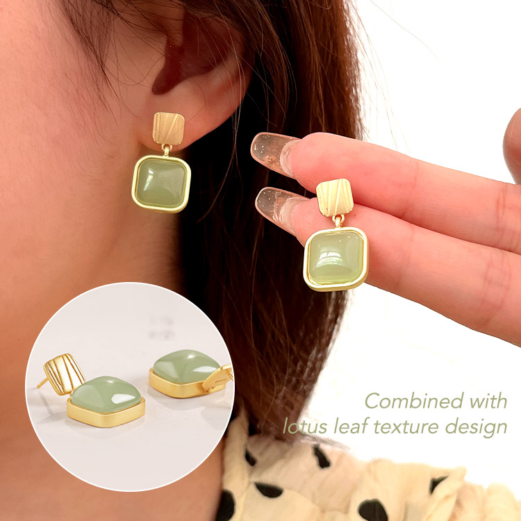 Sugar cube lotus and Tian jade jewelry backup